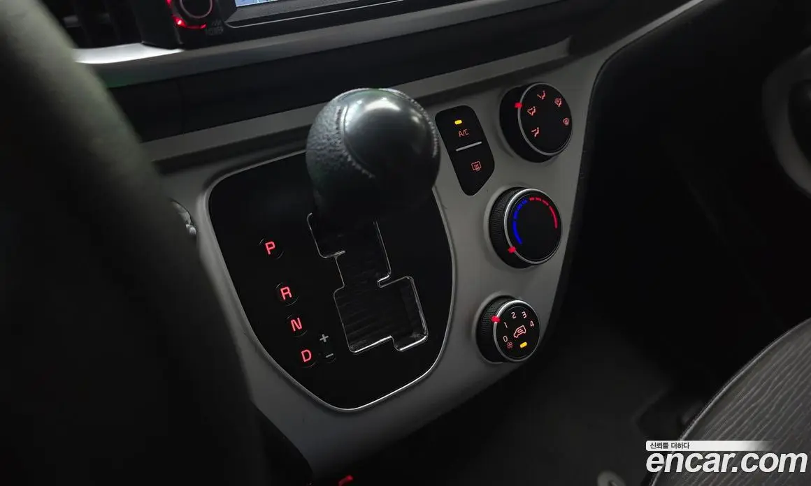 Kia Ray 2022 1.0 автомат (гидро), фото 12
