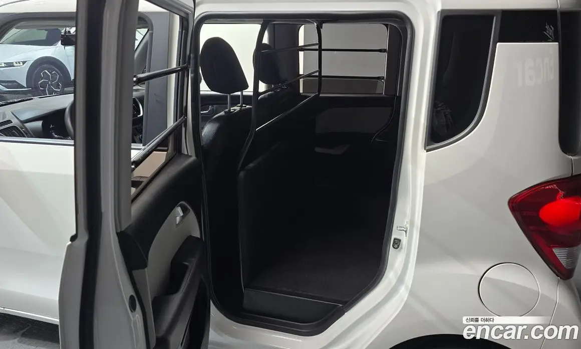 Kia Ray 2022 1.0 автомат (гидро), фото 17