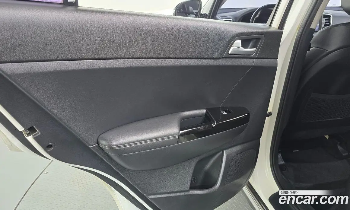 Kia Sportage 2017 2.0 автомат (гидро), фото 15
