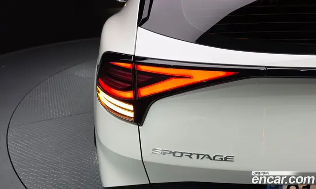 Kia Sportage 2022 1.6 автомат (гидро), миниатюра 9