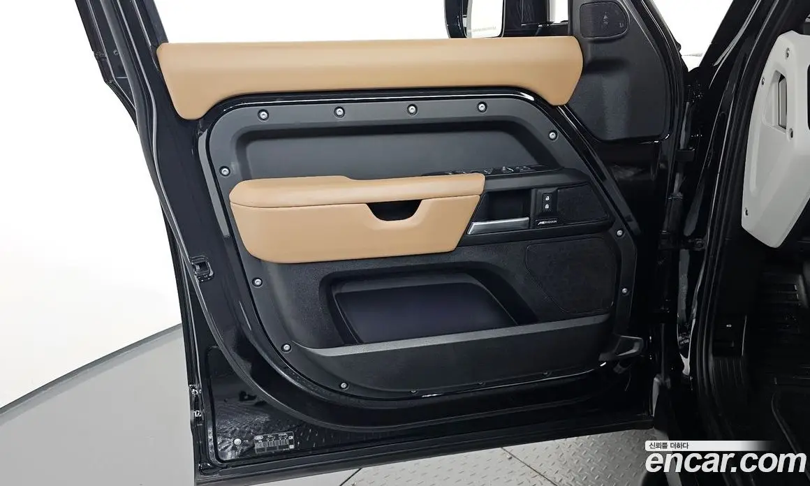 Land Rover Defender 2025 2.0 автомат (гидро), фото 14