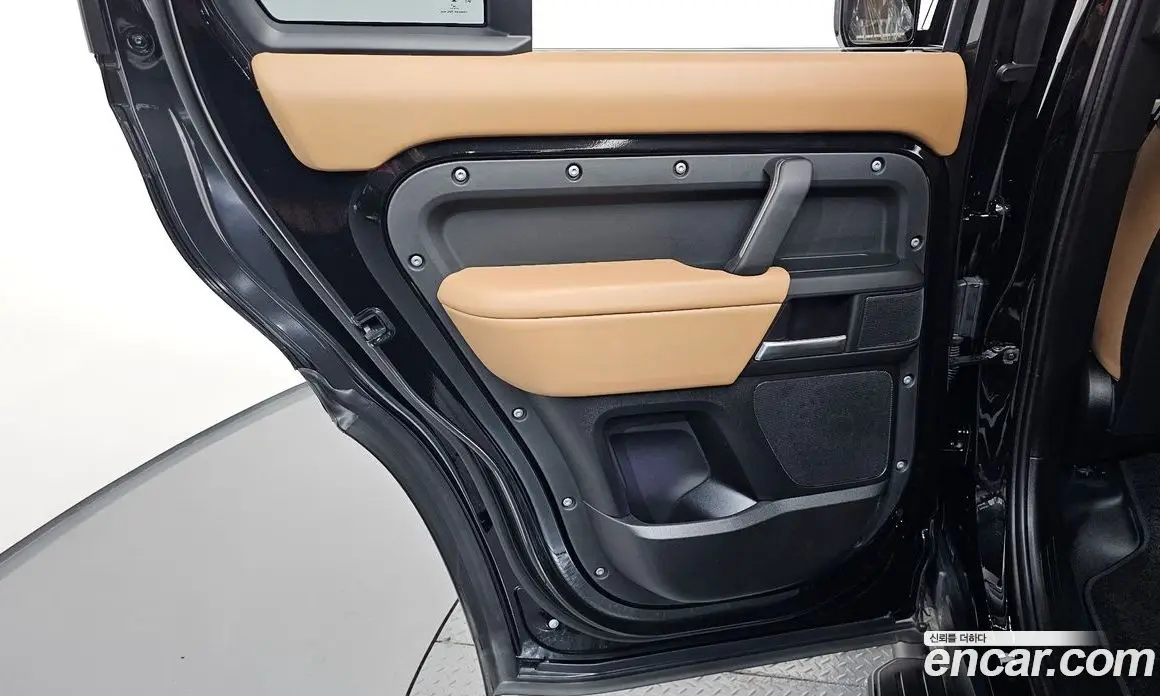 Land Rover Defender 2025 2.0 автомат (гидро), фото 15