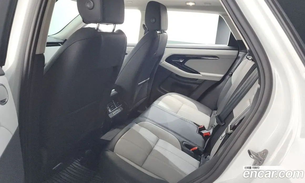 Land Rover Range Rover Evoque 2024 2.0 автомат (гидро), фото 11