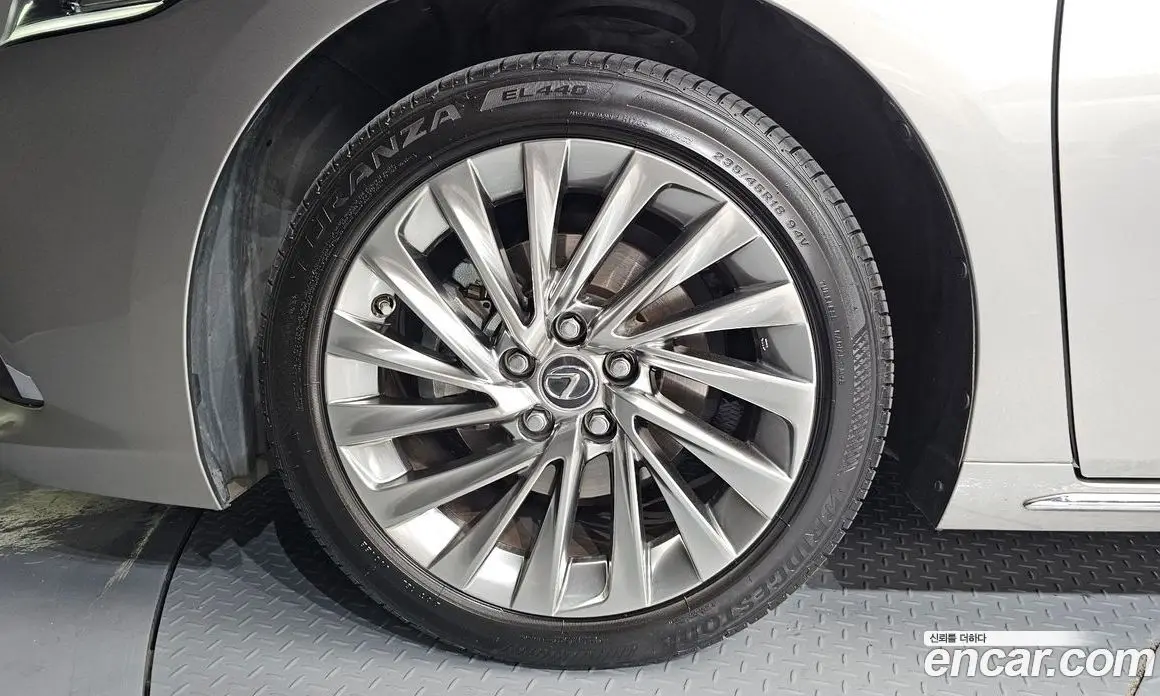 Lexus ES 2025 2.5 автомат (гидро), фото 5 Lexus ES 2025 2.5 автомат (гидро), фото 5