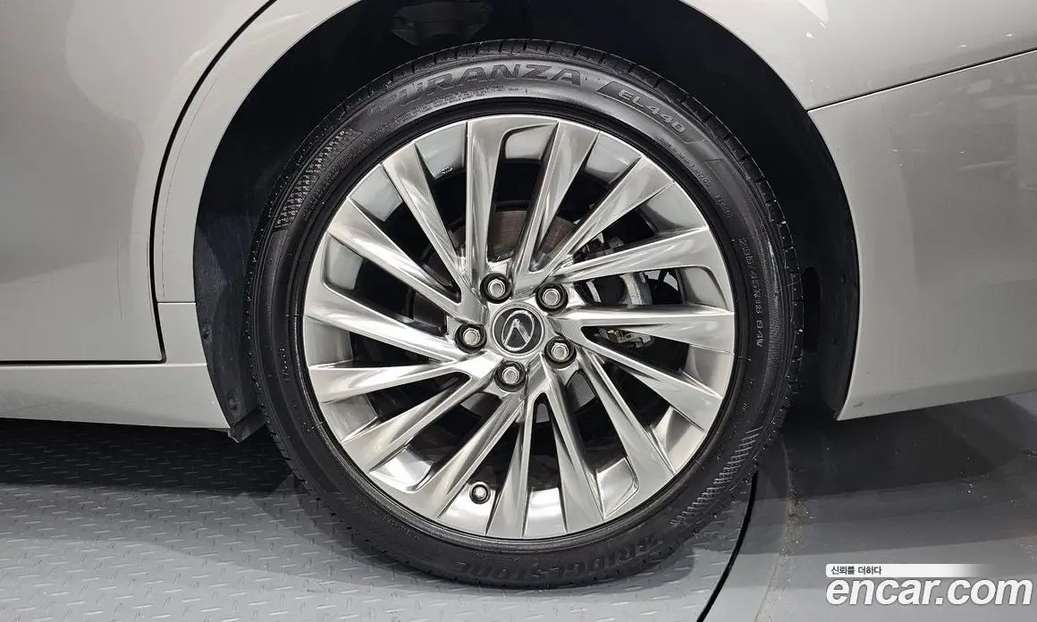 Lexus ES 2025 2.5 автомат (гидро), фото 7 Lexus ES 2025 2.5 автомат (гидро), фото 7