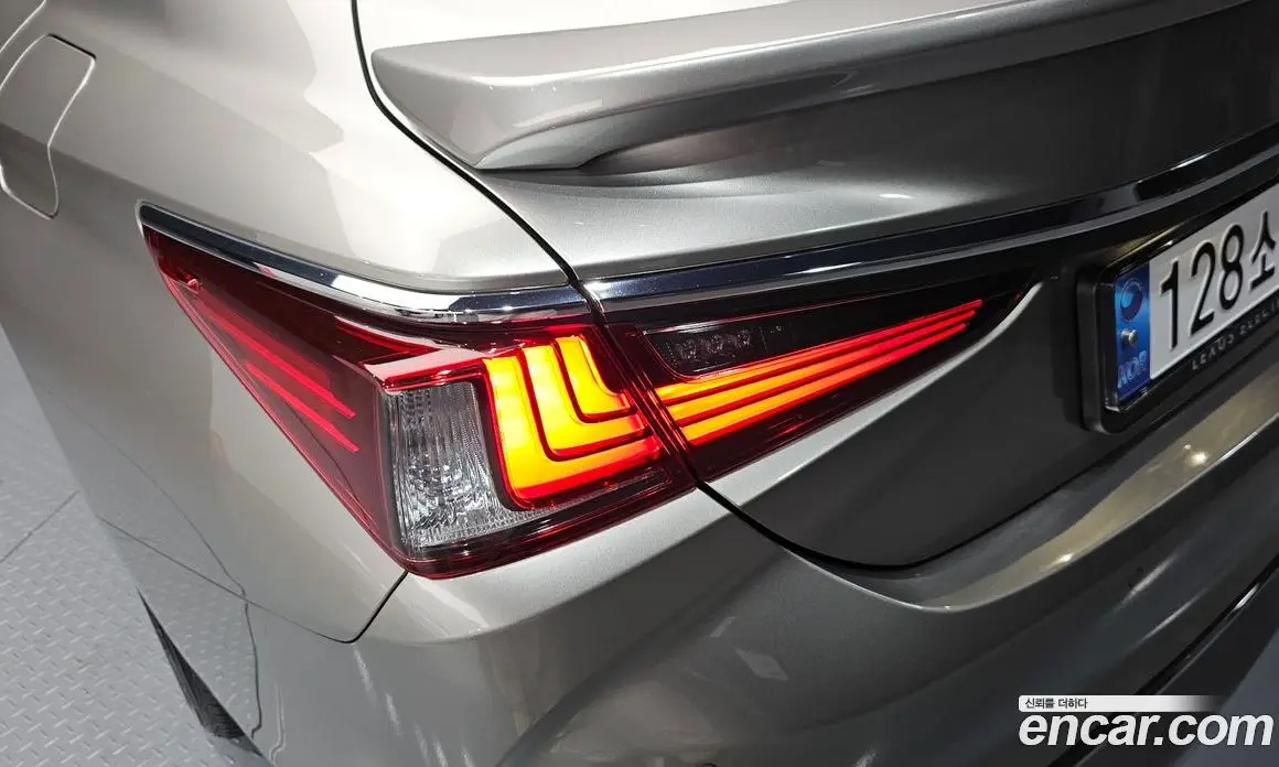 Lexus ES 2025 2.5 автомат (гидро), фото 9 Lexus ES 2025 2.5 автомат (гидро), фото 9