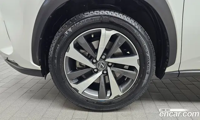 Lexus NX 2017 2.5 автомат (гидро), миниатюра 5 Lexus NX 2017 2.5 автомат (гидро), миниатюра 5