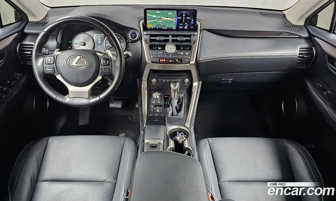 Lexus NX 2017 2.5 автомат (гидро), фото 10 Lexus NX 2017 2.5 автомат (гидро), фото 10
