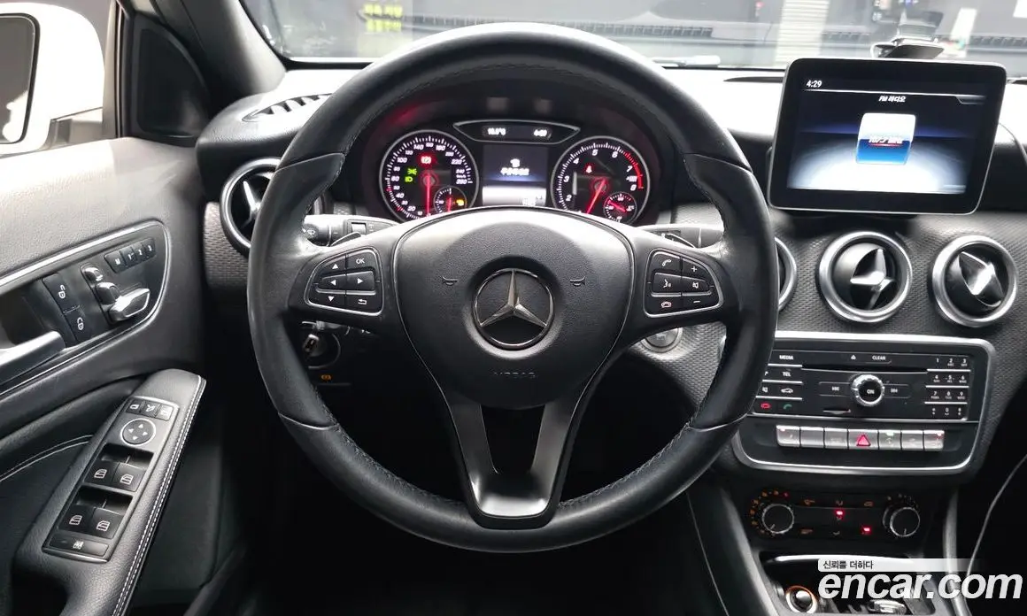 Mercedes-Benz A-Class 2018 1.6 автомат (гидро), фото 19