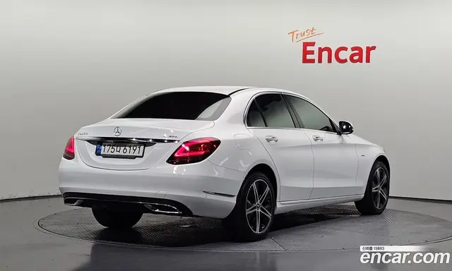 Mercedes-Benz C-Class 2020 1.9 автомат (гидро), миниатюра 2