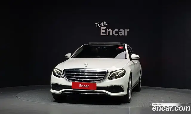 Mercedes-Benz E-Class 2019 2.0 автомат (гидро), миниатюра 3