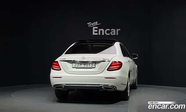Mercedes-Benz E-Class 2019 2.0 автомат (гидро), миниатюра 4