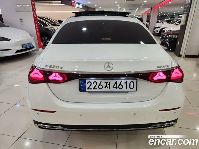 Mercedes-Benz E-Class 2024 2.0 автомат (гидро), миниатюра 4