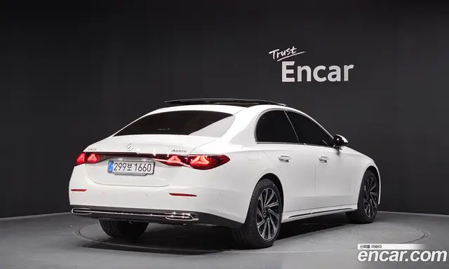 Mercedes-Benz E-Class 2026 2.0 автомат (гидро), миниатюра 2