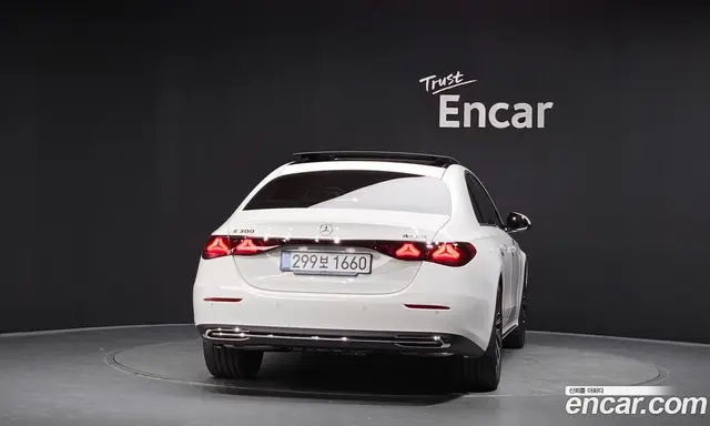 Mercedes-Benz E-Class 2026 2.0 автомат (гидро), миниатюра 4
