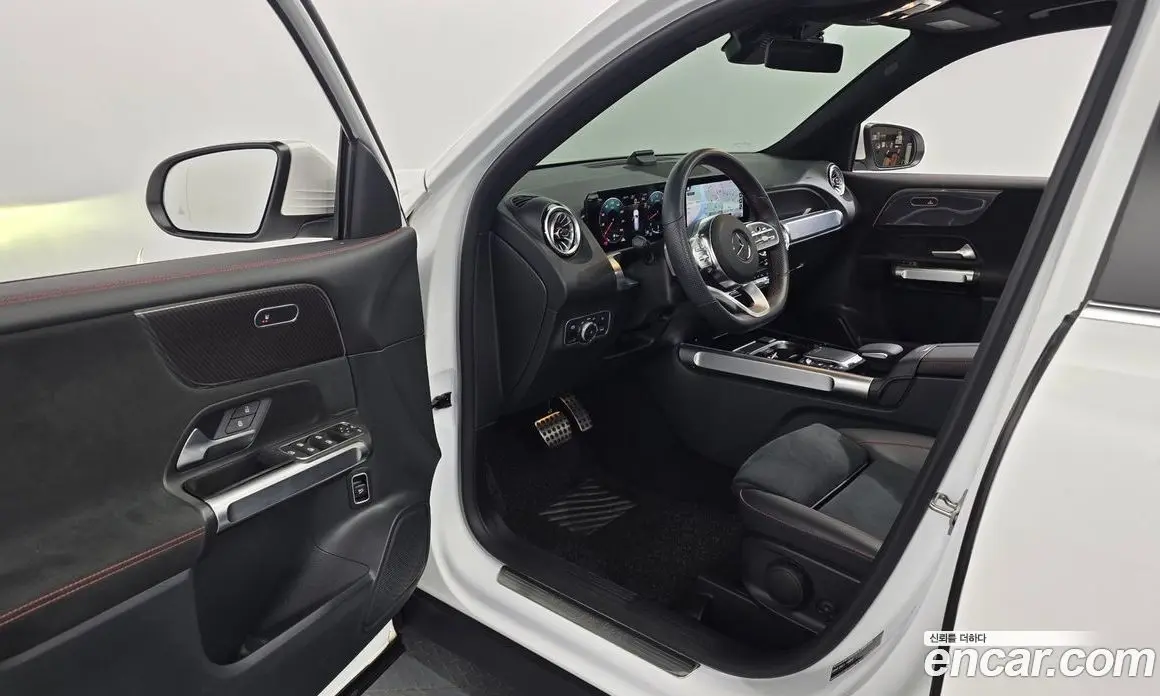 Mercedes-Benz GLB-Class 2022 2.0 автомат (гидро), фото 13