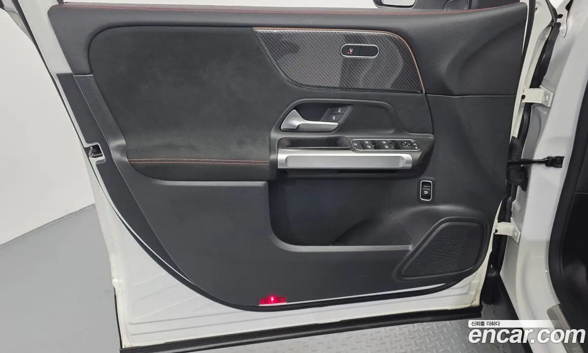 Mercedes-Benz GLB-Class 2022 2.0 автомат (гидро), фото 14