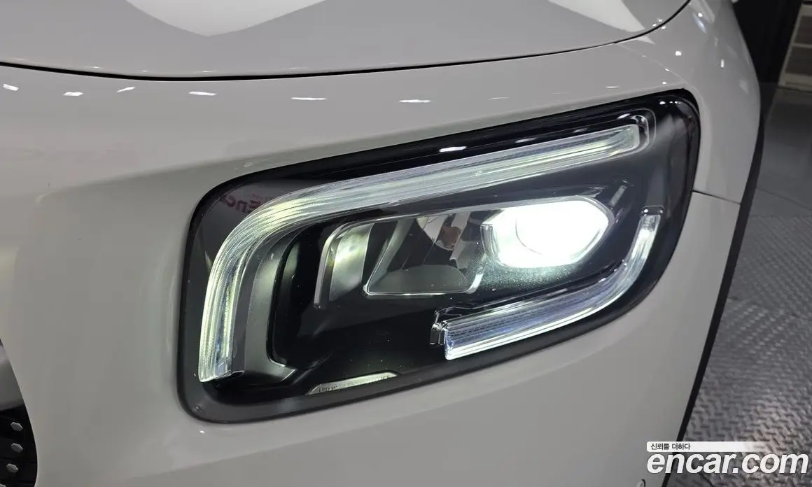 Mercedes-Benz GLB-Class 2022 2.0 автомат (гидро), фото 8