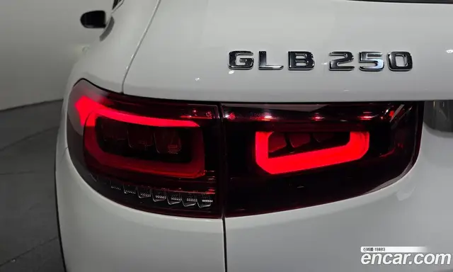 Mercedes-Benz GLB-Class 2022 2.0 автомат (гидро), миниатюра 9