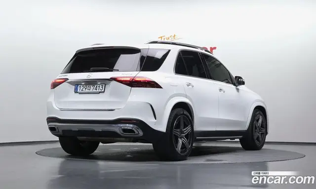 Mercedes-Benz GLE-Class 2023 3.0 автомат (гидро), миниатюра 2