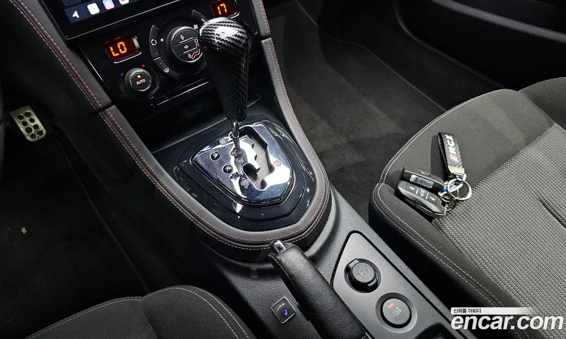 Peugeot RCZ 2013 1.6 автомат (гидро), фото 9 Peugeot RCZ 2013 1.6 автомат (гидро), фото 9