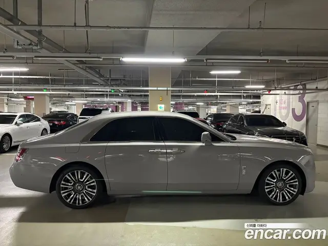 Rolls-Royce Ghost 2022 6.7 автомат (гидро), миниатюра 4 Rolls-Royce Ghost 2022 6.7 автомат (гидро), миниатюра 4