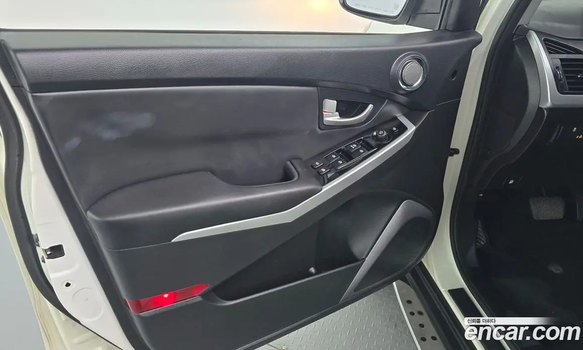 SsangYong Korando 2015 2.0 автомат (гидро), фото 14 SsangYong Korando 2015 2.0 автомат (гидро), фото 14