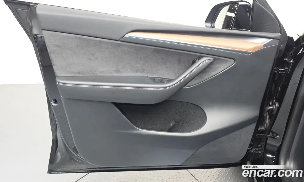 Tesla Model Y 2024 0.2 автомат (гидро), фото 14 Tesla Model Y 2024 0.2 автомат (гидро), фото 14