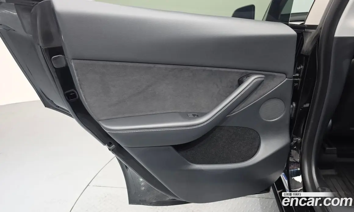 Tesla Model Y 2024 0.2 автомат (гидро), фото 15 Tesla Model Y 2024 0.2 автомат (гидро), фото 15