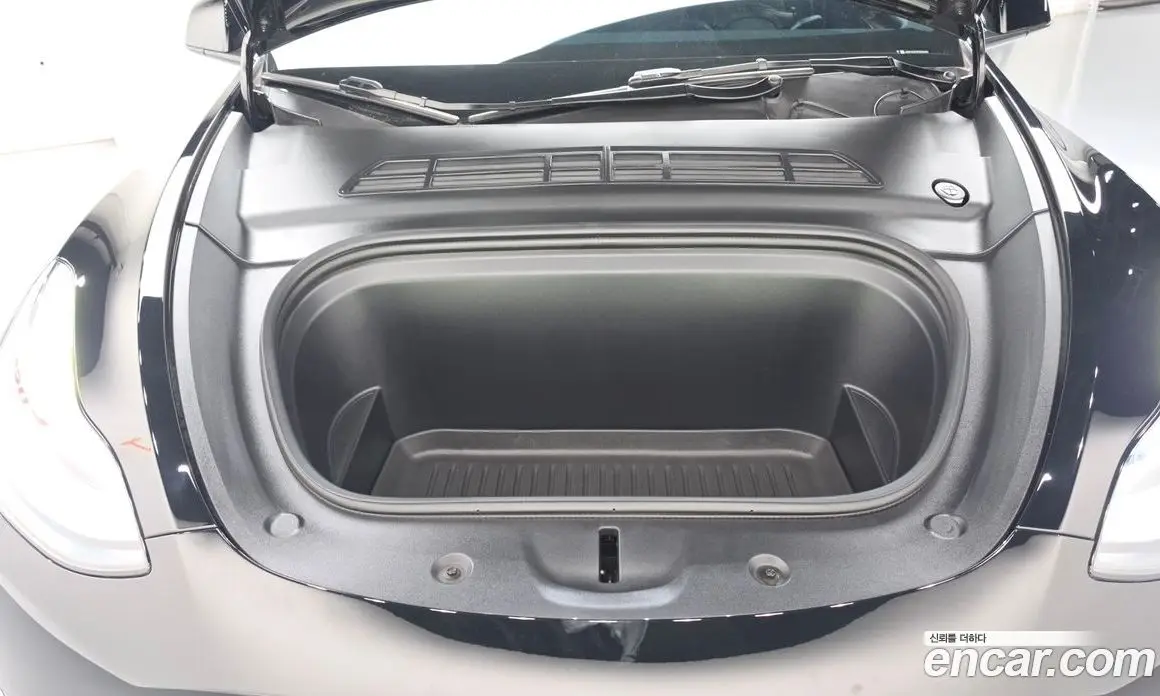 Tesla Model Y 2024 0.2 автомат (гидро), фото 6 Tesla Model Y 2024 0.2 автомат (гидро), фото 6