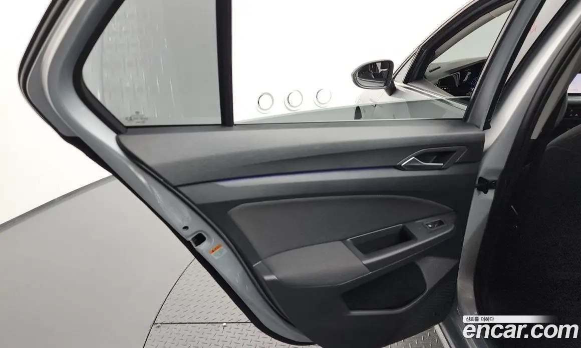 Volkswagen Golf 2022 2.0 автомат (гидро), фото 15