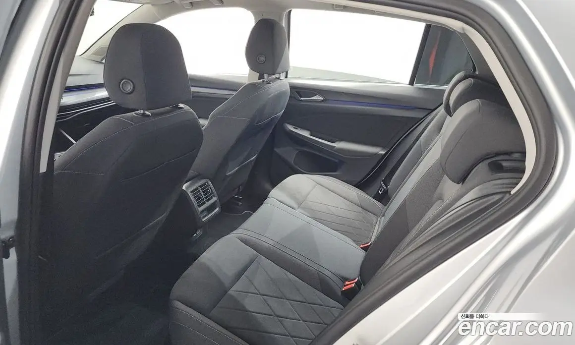 Volkswagen Golf 2022 2.0 автомат (гидро), фото 17