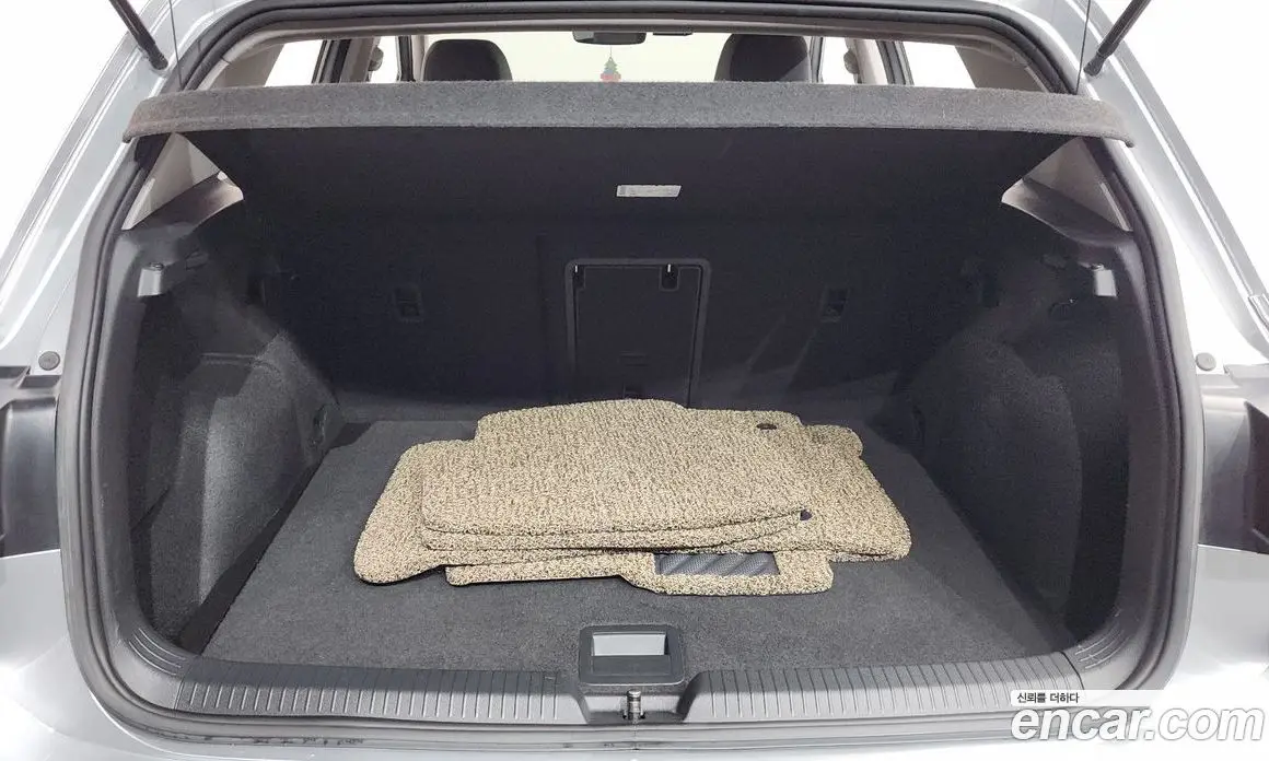 Volkswagen Golf 2022 2.0 автомат (гидро), фото 24