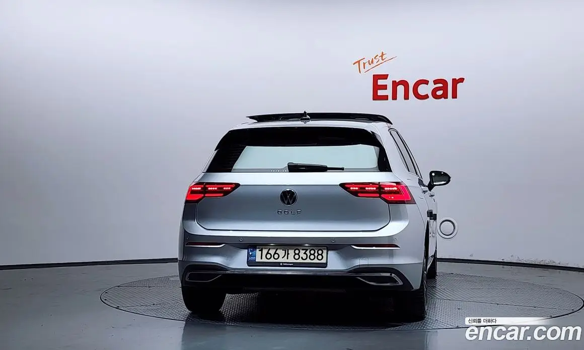 Volkswagen Golf 2022 2.0 автомат (гидро), фото 4