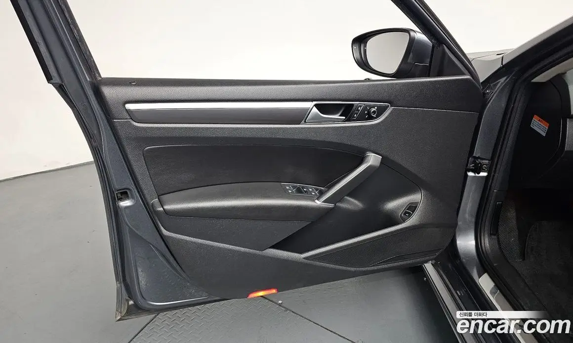 Volkswagen Passat 2016 1.8 автомат (гидро), фото 13