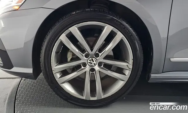 Volkswagen Passat 2016 1.8 автомат (гидро), миниатюра 4