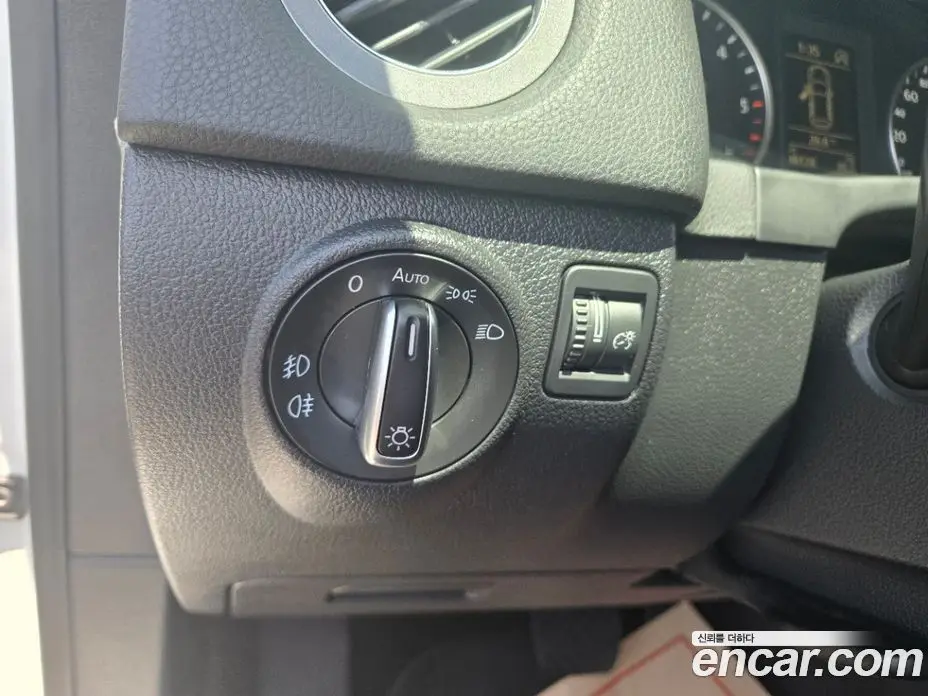 Volkswagen Tiguan 2014 2.0 автомат (гидро), фото 15