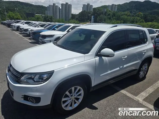 Volkswagen Tiguan 2014 2.0 автомат (гидро), миниатюра 3