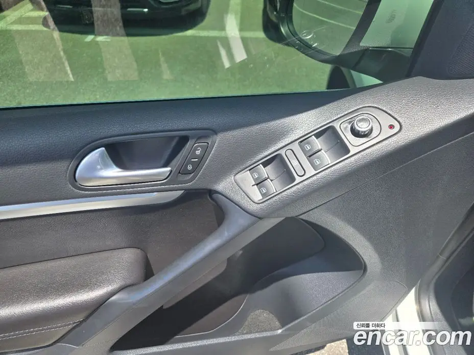 Volkswagen Tiguan 2014 2.0 автомат (гидро), фото 5