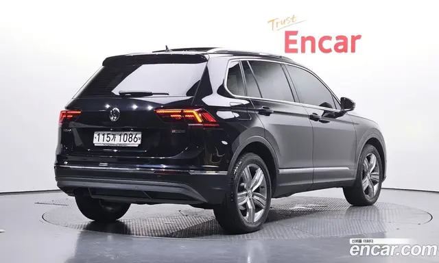 Volkswagen Tiguan 2018 2.0 автомат (гидро), миниатюра 2