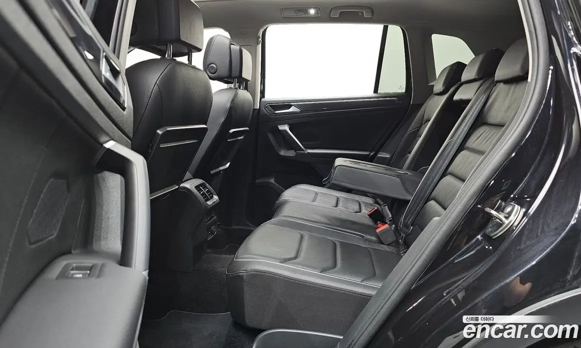 Volkswagen Tiguan 2018 2.0 автомат (гидро), фото 12