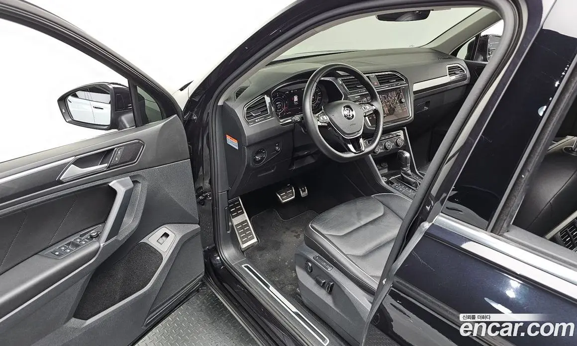 Volkswagen Tiguan 2018 2.0 автомат (гидро), фото 10