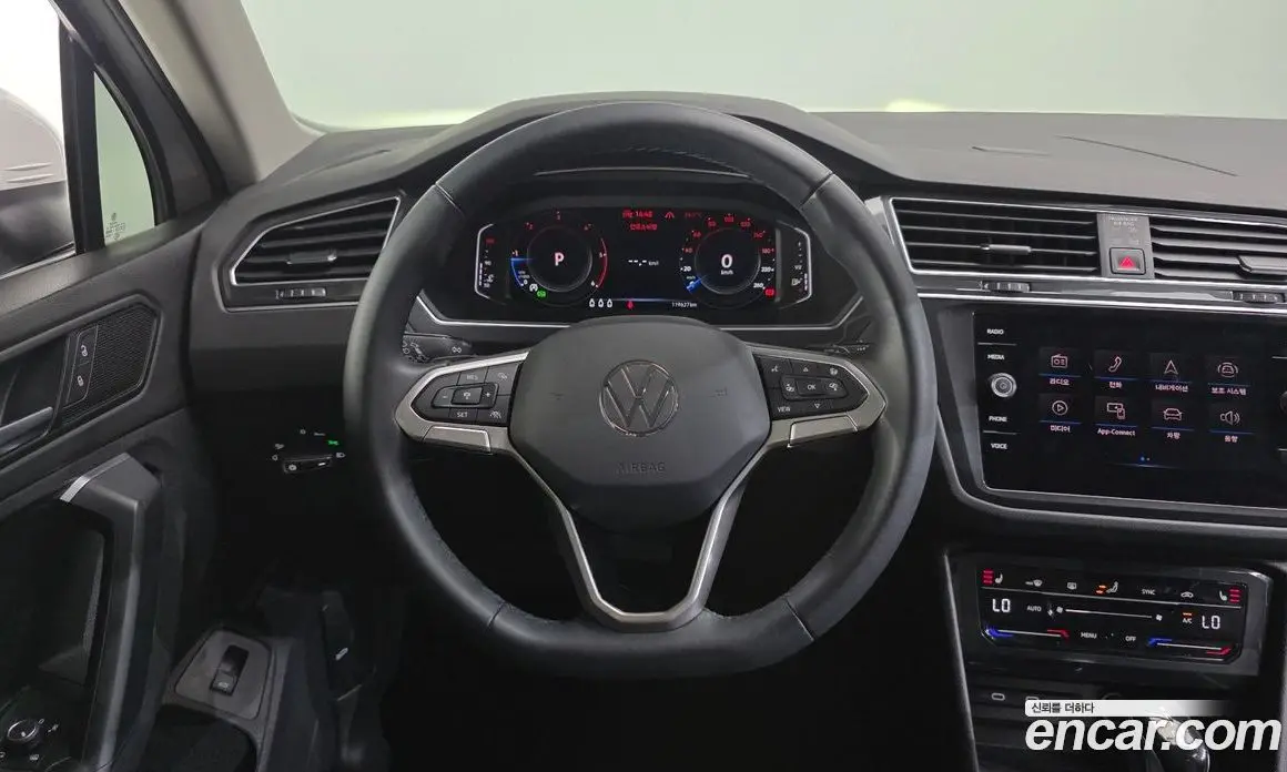 Volkswagen Tiguan 2021 2.0 автомат (гидро), фото 13