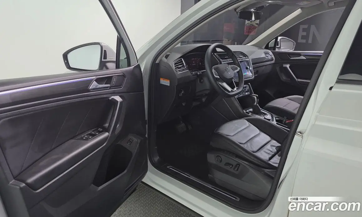 Volkswagen Tiguan 2021 2.0 автомат (гидро), фото 10