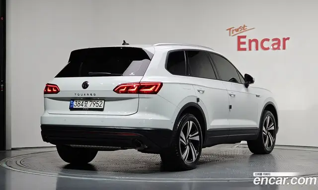 Volkswagen Touareg 2023 3.0 автомат (гидро), миниатюра 2