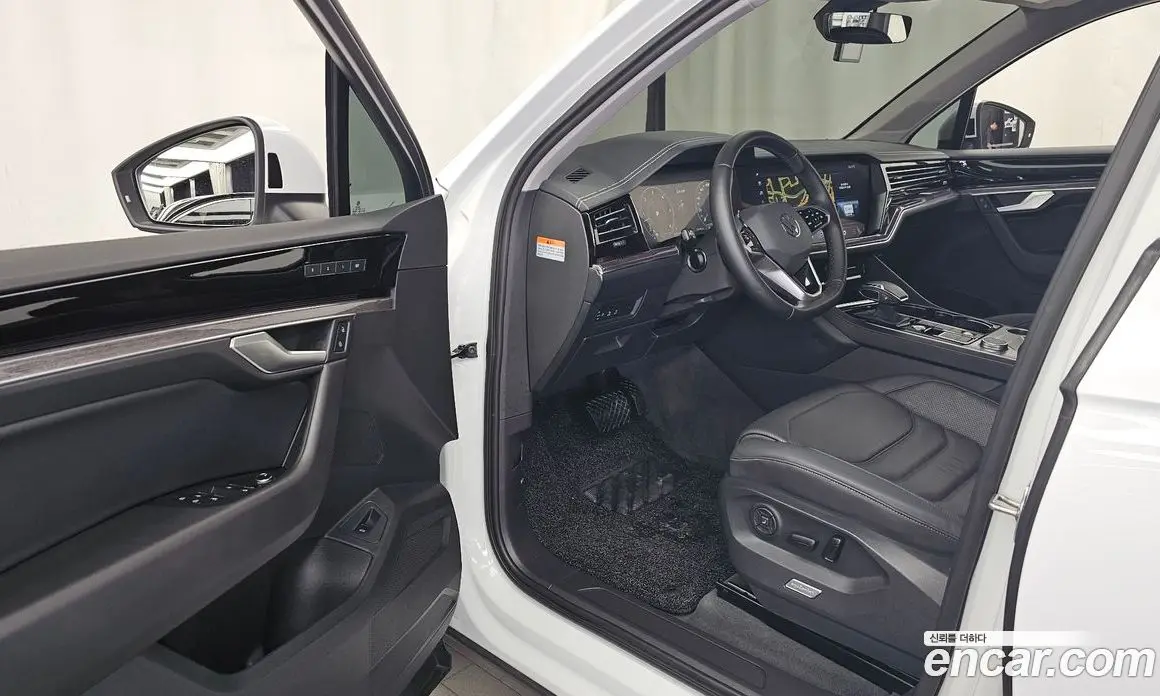 Volkswagen Touareg 2023 3.0 автомат (гидро), фото 13