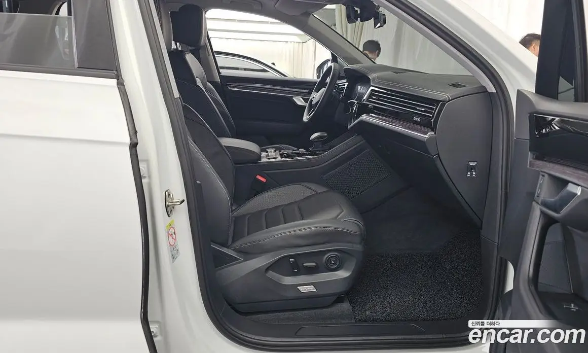 Volkswagen Touareg 2023 3.0 автомат (гидро), фото 17