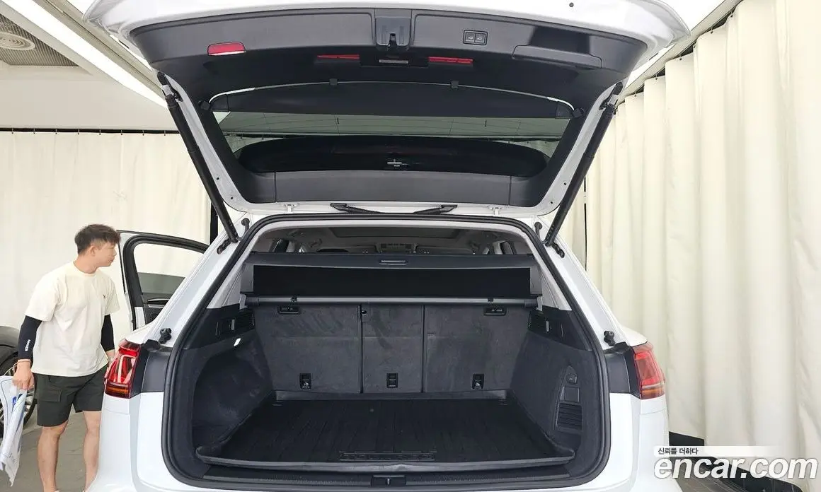Volkswagen Touareg 2023 3.0 автомат (гидро), фото 26