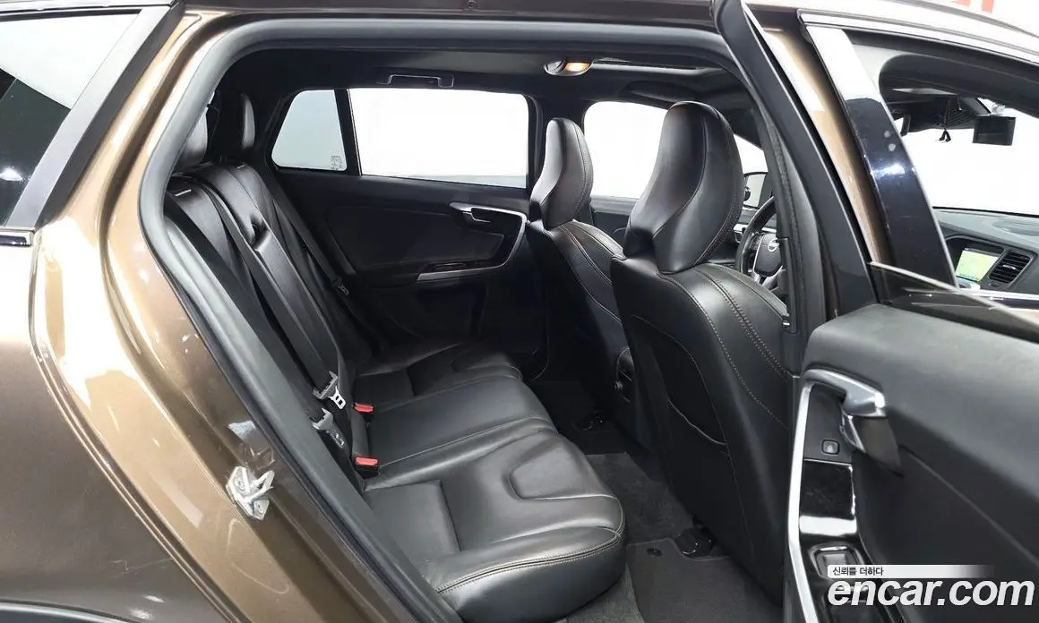 Volvo V60 2015 2.5 автомат (гидро), фото 12