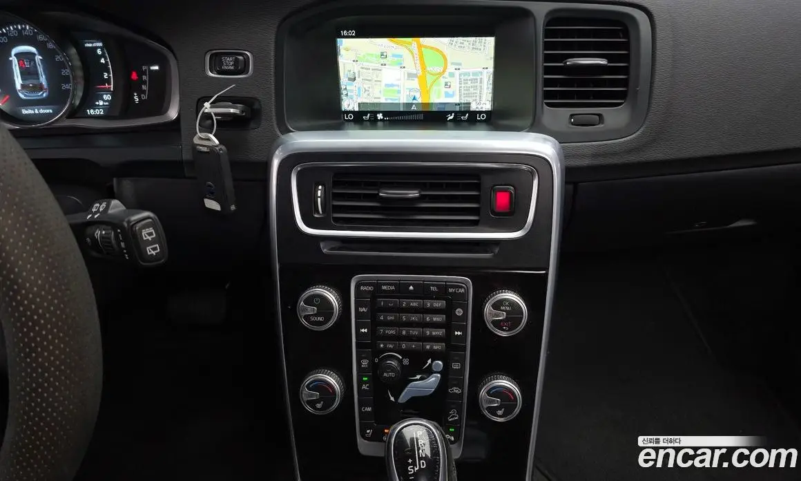 Volvo V60 2015 2.5 автомат (гидро), фото 15
